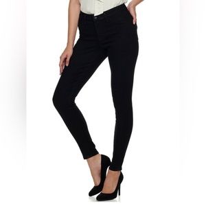 Jennifer Lopez Flawless Sculpt Skinny Jean